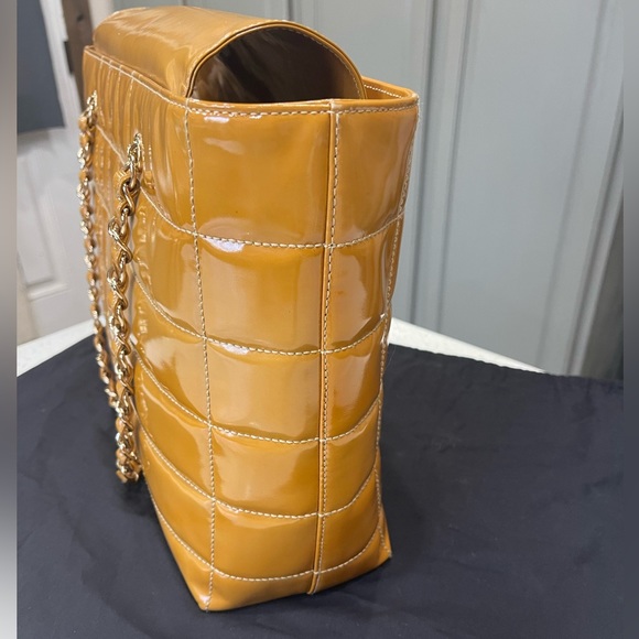 CHANEL Quilted Patent Leather Tote - Picture 10 of 14